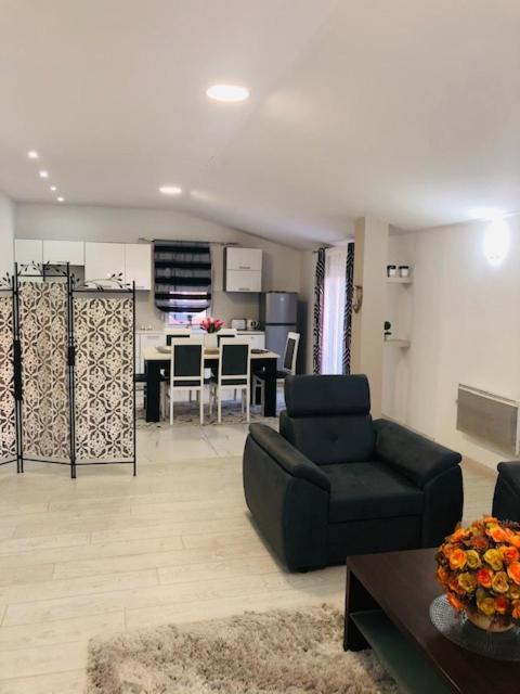 Apartman Mona Ποντγορίτσα Εξωτερικό φωτογραφία