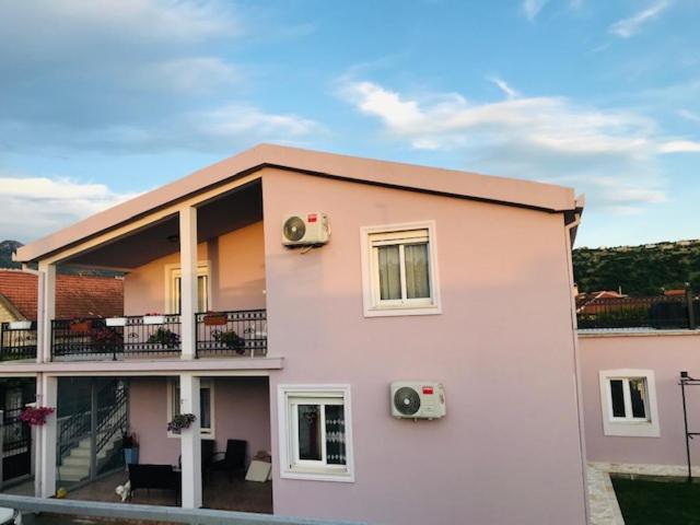 Apartman Mona Ποντγορίτσα Εξωτερικό φωτογραφία