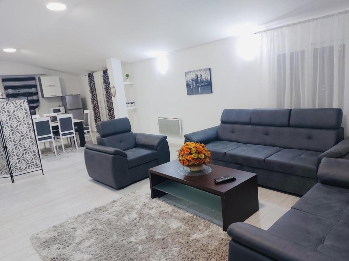 Apartman Mona Ποντγορίτσα Εξωτερικό φωτογραφία